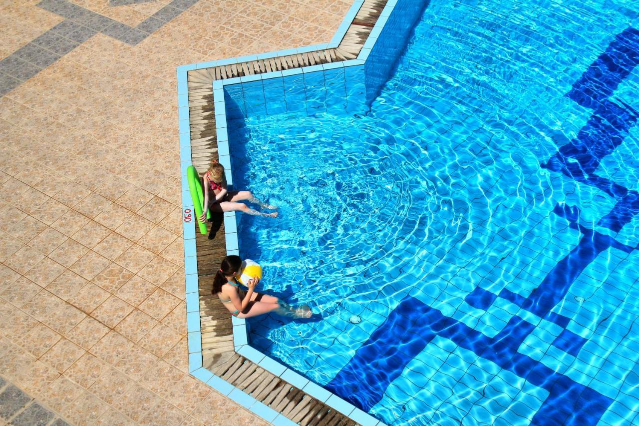 Alkionis Beach Hotel Apartments Sfáka Dış mekan fotoğraf